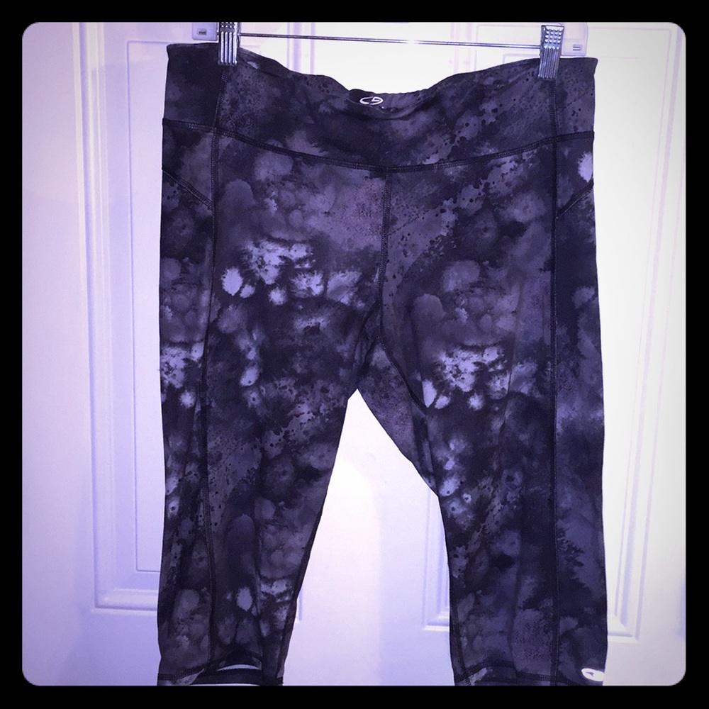Champion brand athletic capris size XL